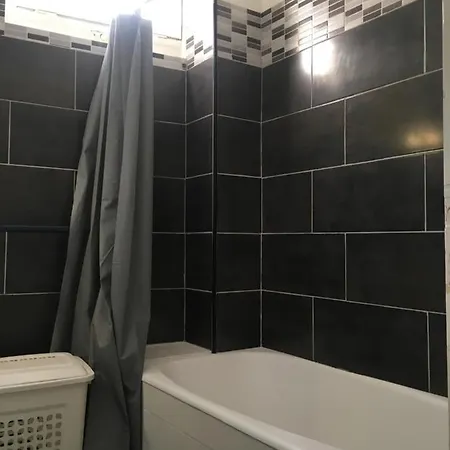 Avenue Jules Julien Apartment *